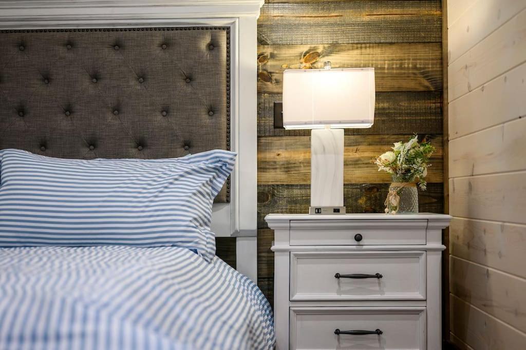 Brand New Luxury 2 Bedroom With Loft And Spa Sleeps 10 ブロークン・ボウ エクステリア 写真