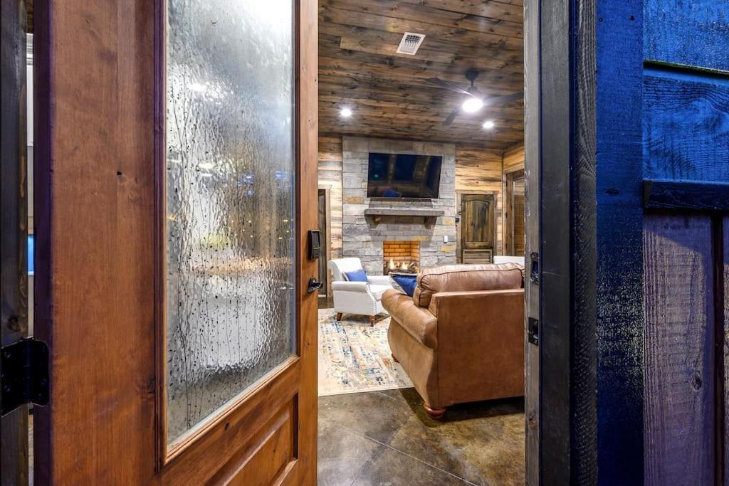 Brand New Luxury 2 Bedroom With Loft And Spa Sleeps 10 ブロークン・ボウ エクステリア 写真