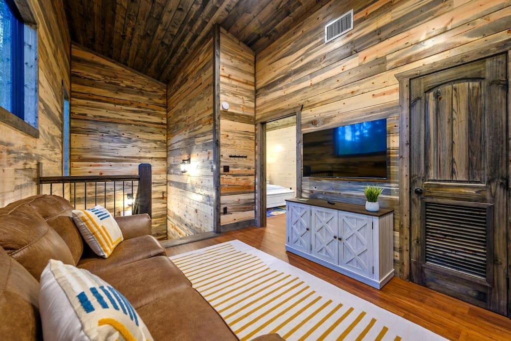 Brand New Luxury 2 Bedroom With Loft And Spa Sleeps 10 ブロークン・ボウ エクステリア 写真