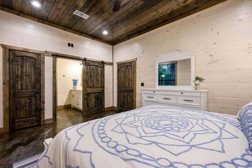 Brand New Luxury 2 Bedroom With Loft And Spa Sleeps 10 ブロークン・ボウ エクステリア 写真