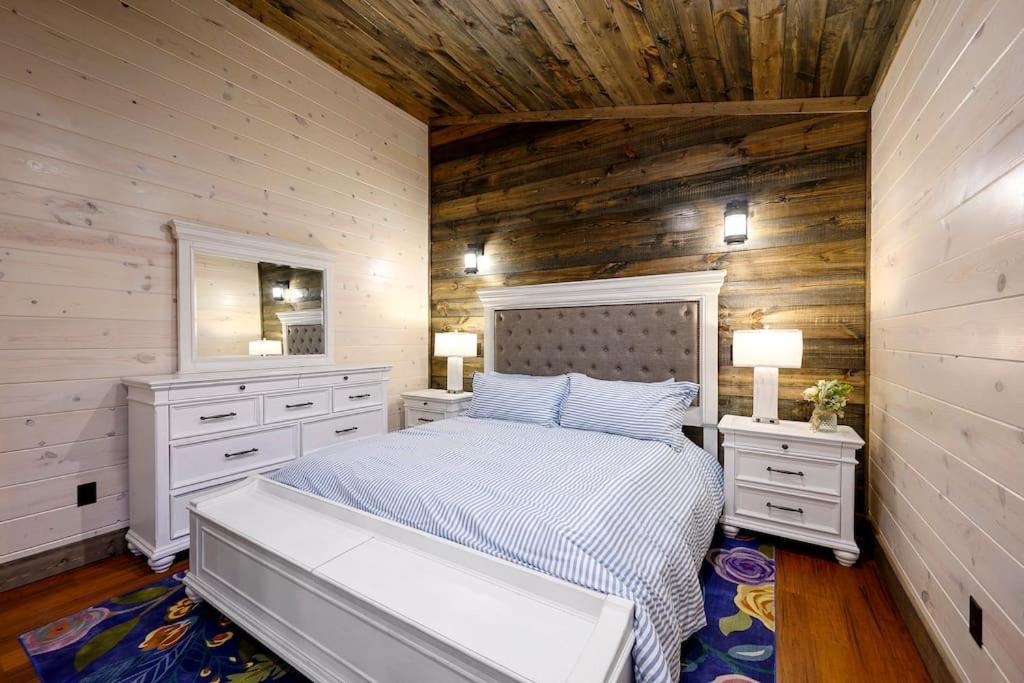 Brand New Luxury 2 Bedroom With Loft And Spa Sleeps 10 ブロークン・ボウ エクステリア 写真