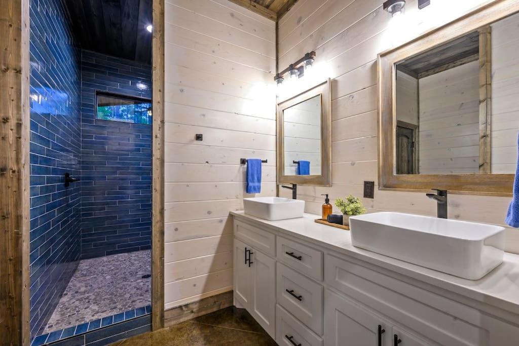 Brand New Luxury 2 Bedroom With Loft And Spa Sleeps 10 ブロークン・ボウ エクステリア 写真
